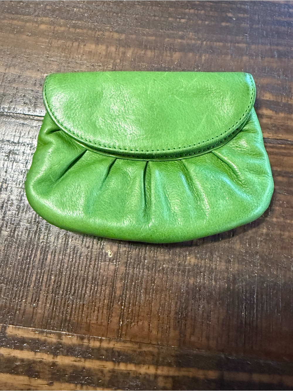 Vintage 2005 Goldenbleu Green Italian Leather Pleated  Clutch with belt loop